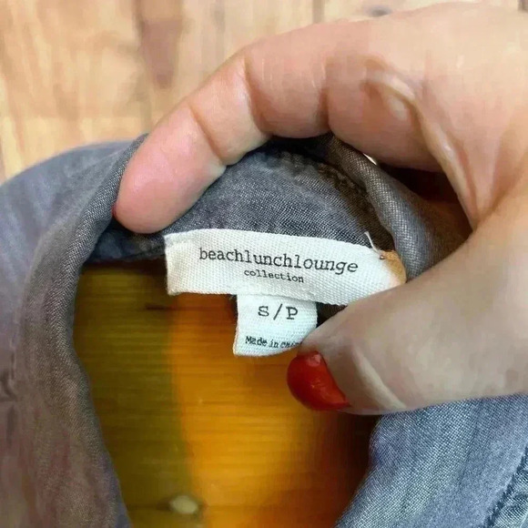 Beachlunchlounge Gray Chambray Hidden Button Down Shirt Women’s Size S/P - Picture 4 of 8